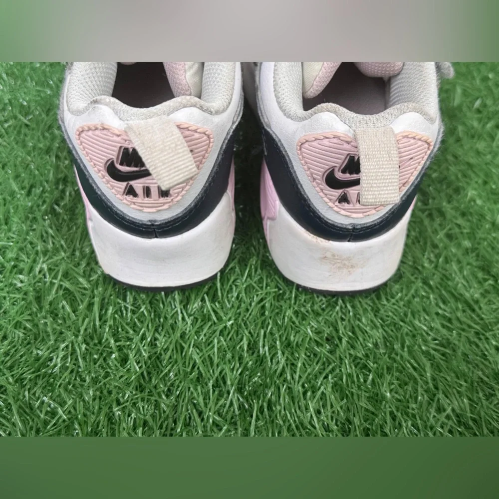 Nike‎ Air Max 90 Easyon White/Wolf Grey-Pink Foam (HF6357 104) - 10.5 C
